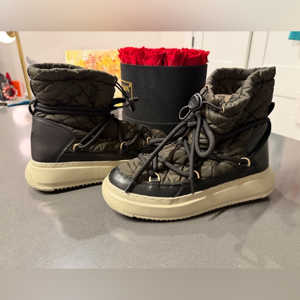 Pajar GRAVITA Pull On Women's Boots Size 7 in Kakhi and Pret